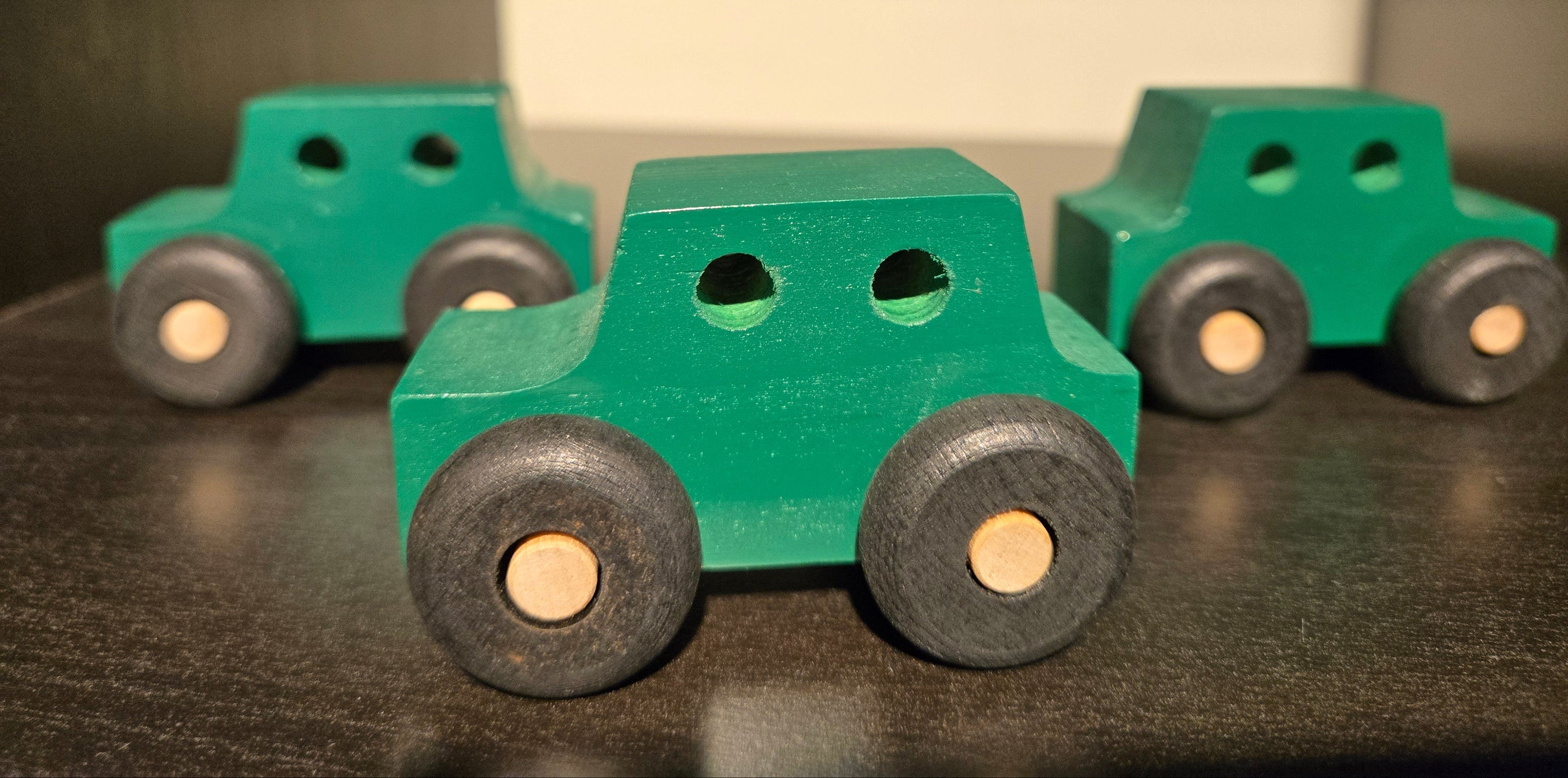 Mites Wasp Green Sedan