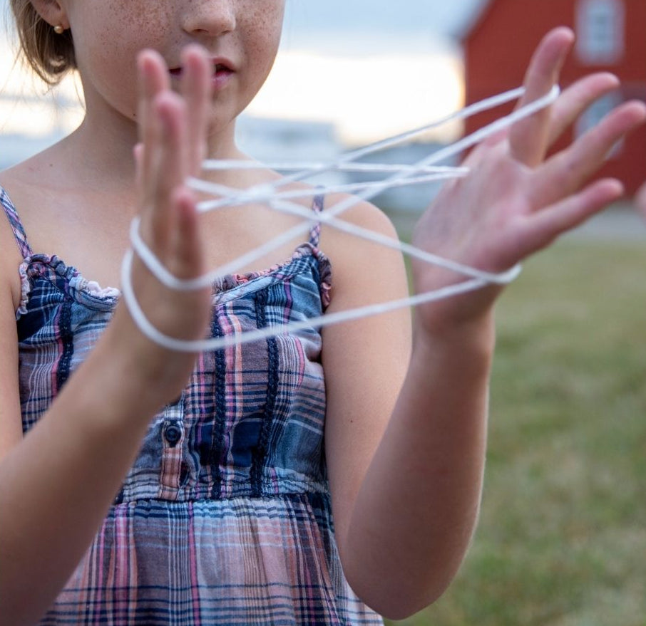 Cat's Cradle and Other String Games